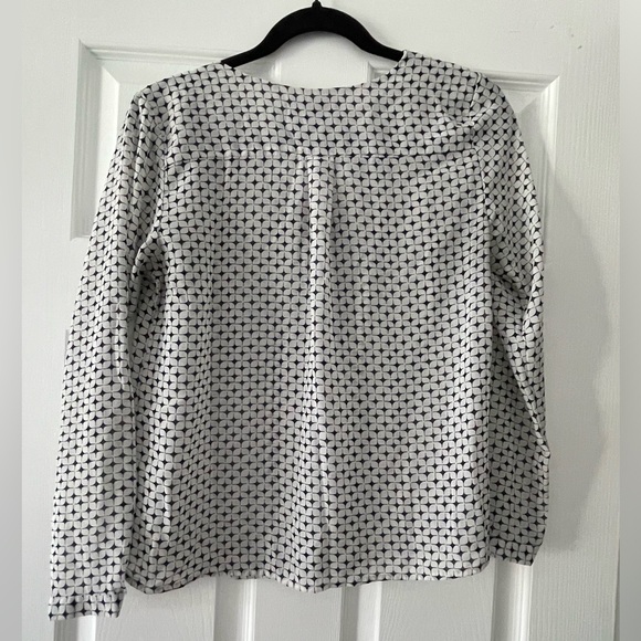 H&M Blouise - Picture 2 of 4